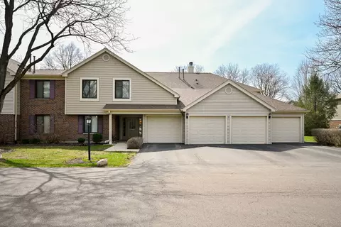 27 W685 Grasmere Dr #1808, Winfield, IL 60190