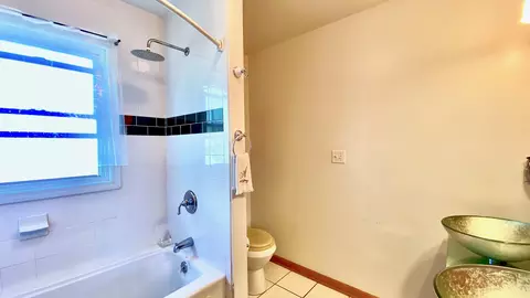 Bath - 1633 E 93rd St, Chicago, IL 60617 photo 4 of 4