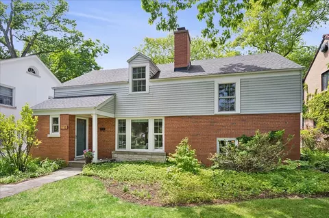 712 Juniper Rd, Glenview, IL 60025