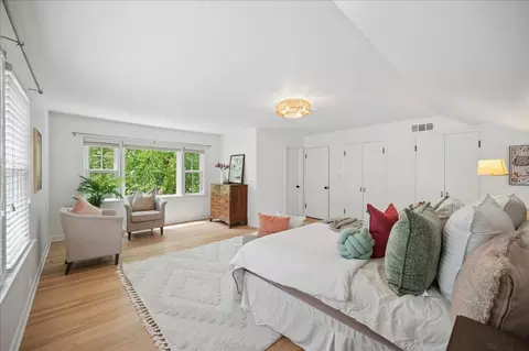 Bedroom - 712 Juniper Rd, Glenview, IL 60025 photo 2 of 4