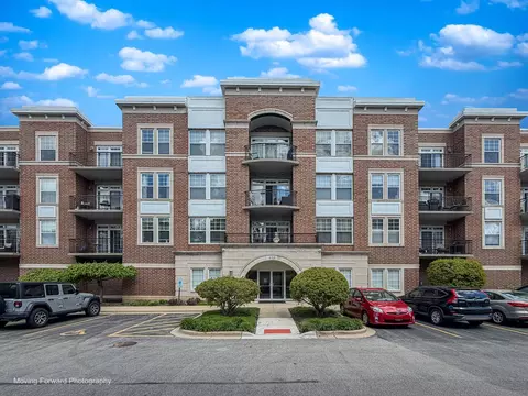 435 W Wood St #413A, Palatine, IL 60067
