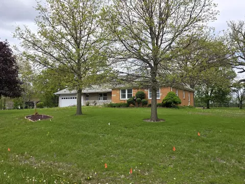 705 W Commercial St, Lyndon, IL 61261