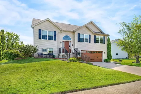 402 Savoy Dr, Shorewood, IL 60404