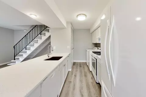 Kitchen - 1536 Cornell Cir #0, Hoffman Estates, IL 60169 photo 1 of 2