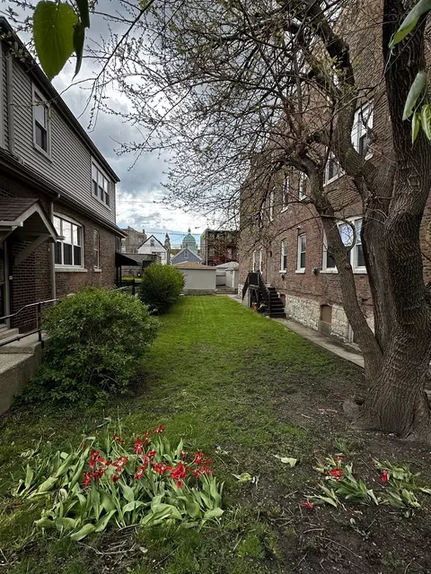3209 S Racine Ave, Chicago, IL 60608