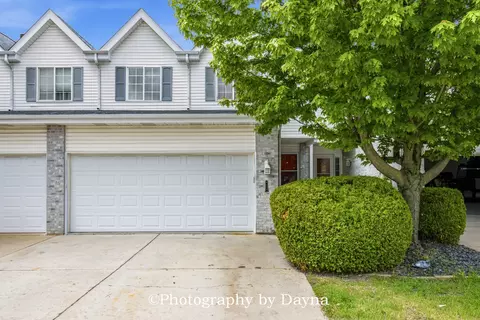 226 Harbor Lndg, Braidwood, IL 60408