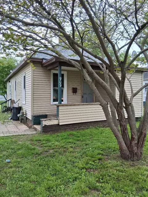 909 Cable St, Streator, IL 61364
