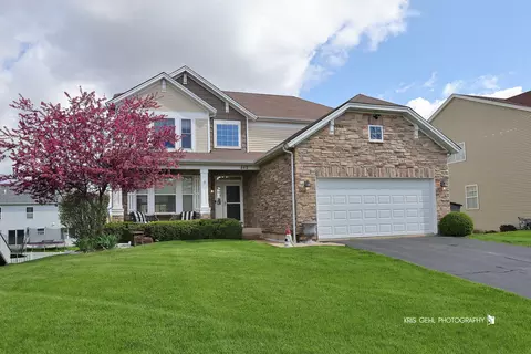 862 Heartland Park Ln, Antioch, IL 60002