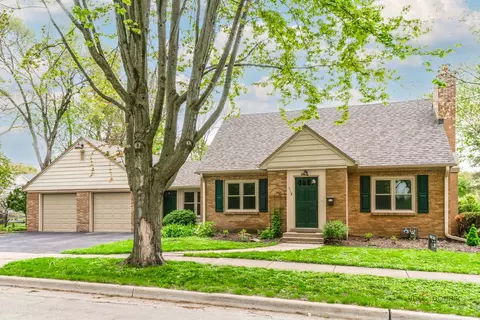 318 2nd Ave, Libertyville, IL 60048