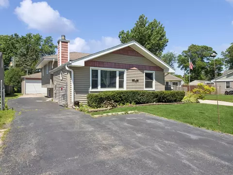 4006 Liberty Blvd, Westmont, IL 60559