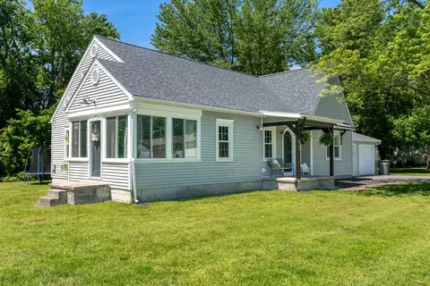 1627 S Division St, Carterville, IL 62918