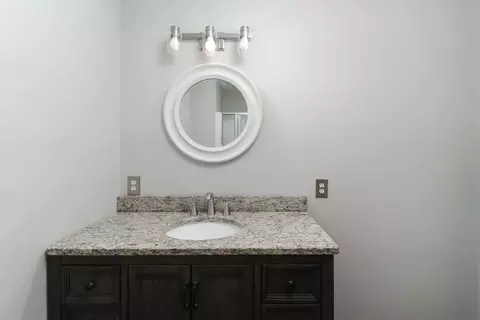 Bath - 460 Beechwood Ct, Normal, IL 61761 photo 2 of 4