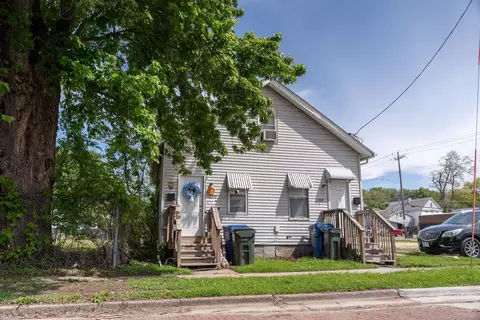 1208 W 5th St, Davenport, IA 52802