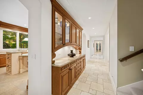 Entry Way - 130 Maple Hill Rd, Glencoe, IL 60022 photo 3 of 3