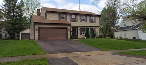 241 Briarheath Ln, Naperville, IL 60565