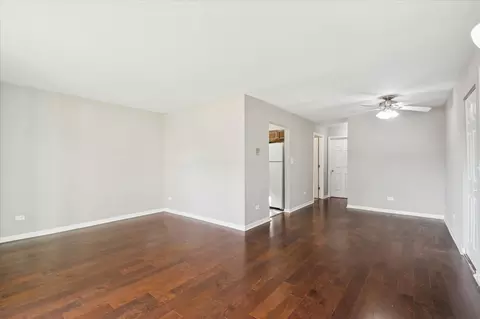 Living - 266 12th St #3A, Wheeling, IL 60090 photo 3 of 4