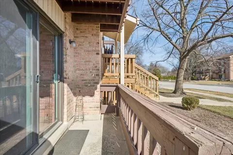 Exterior - 266 12th St #3A, Wheeling, IL 60090 photo 2 of 2