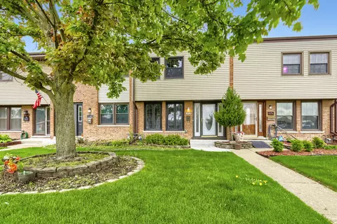 7640 Cork Ave, Justice, IL 60458