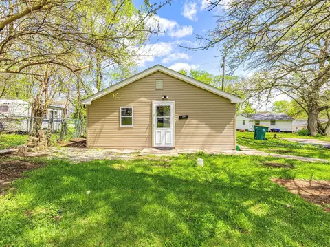 1216 Gould St, Joliet, IL 60432