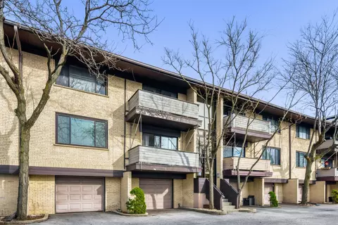 1710 Dempster St #B, Park Ridge, IL 60068