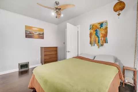 Bedroom - 2365 30th St, Moline, IL 61265 photo 2 of 2