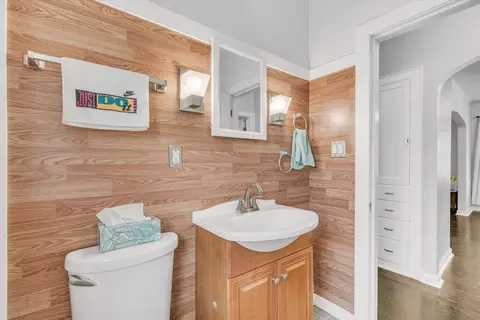 Bath - 2365 30th St, Moline, IL 61265 photo 2 of 4