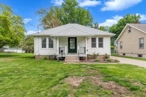 2423 29th St, Rock Island, IL 61201