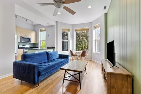 1460 W Ohio St #2F, Chicago, IL 60642