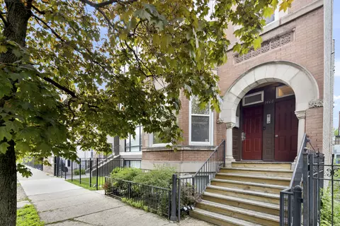 1460 W Ohio St #2F, Chicago, IL 60642