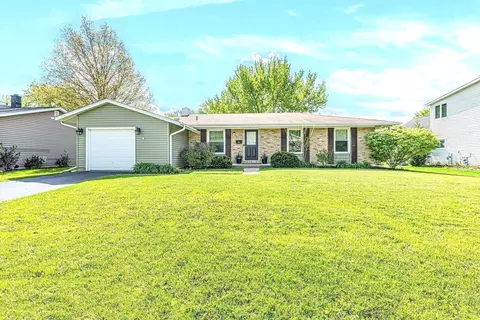 3755 Lexington Dr, Hoffman Estates, IL 60192