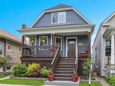 5719 W Dakin St, Chicago, IL 60634