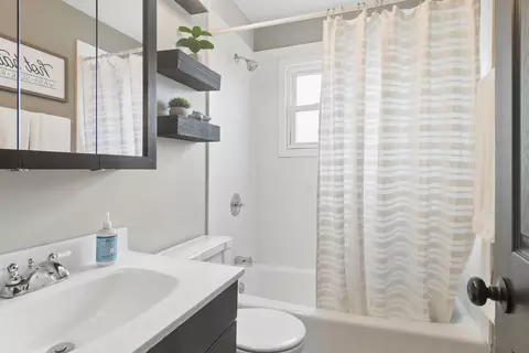 Bath - 4331 Hoover St, Rolling Meadows, IL 60008 photo 3 of 3