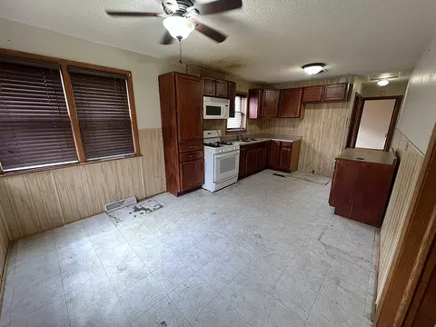 Kitchen - 3939 W 84th Pl, Chicago, IL 60652 photo 1 of 3