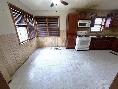 Kitchen - 3939 W 84th Pl, Chicago, IL 60652 photo 2 of 3
