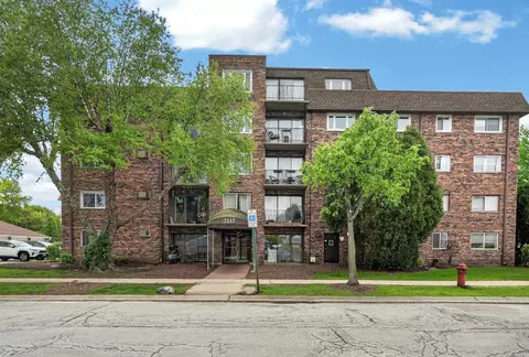 7117 W 93rd St #405, Oak Lawn, IL 60453