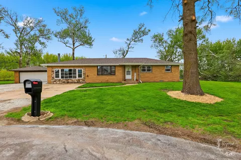 235 E 2740 S Rd, Kankakee, IL 60901