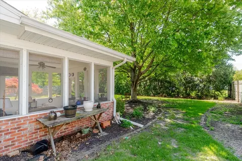 Exterior - 302 Radliff Rd, Bloomington, IL 61701 photo 7 of 11