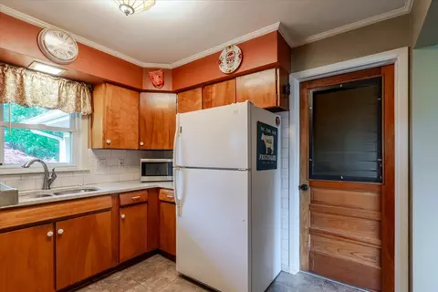 Kitchen - 302 Radliff Rd, Bloomington, IL 61701 photo 1 of 3