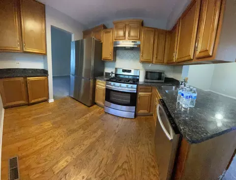 Kitchen - 1401 Knoll Dr, Naperville, IL 60565 photo 1 of 1