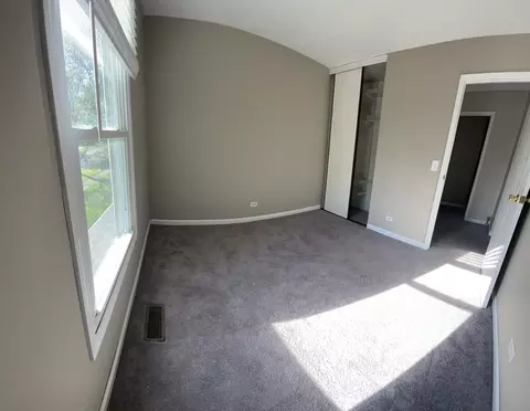 Bedroom - 1401 Knoll Dr, Naperville, IL 60565 photo 1 of 3