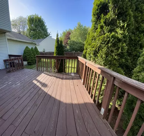 Exterior - 1401 Knoll Dr, Naperville, IL 60565 photo 2 of 3