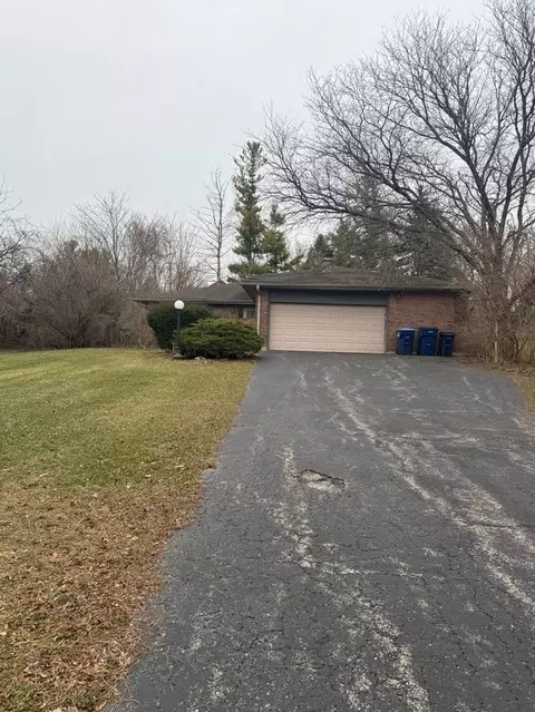 39 W607 Hemlock Dr, Saint Charles, IL 60175