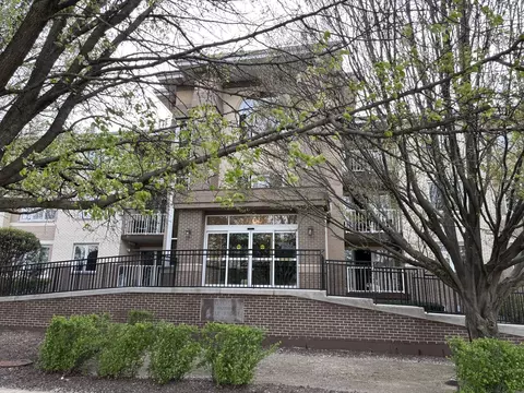 10700 S Washington St #301, Oak Lawn, IL 60453
