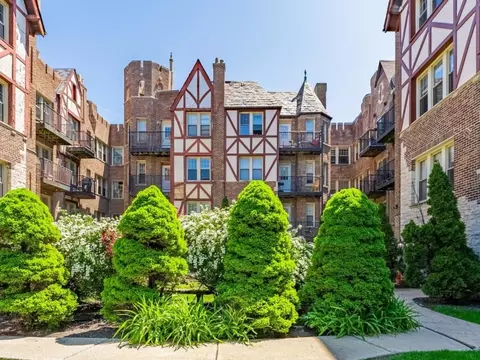 5717 N Kimball Ave #2N, Chicago, IL 60659