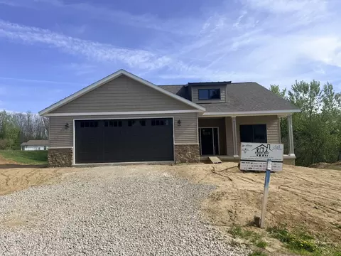 3406 Covington Dr, Davenport, IA 52806