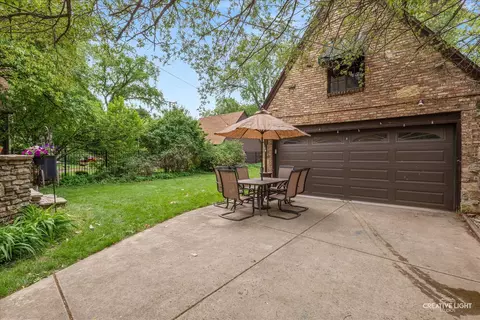 Exterior - 241 Legrande Blvd, Aurora, IL 60506 photo 5 of 7