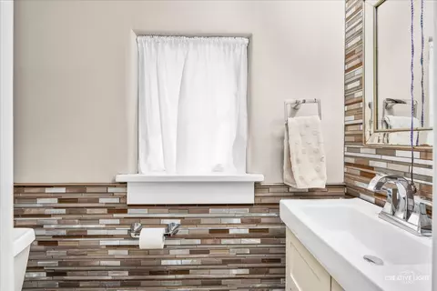 Bath - 241 Legrande Blvd, Aurora, IL 60506 photo 1 of 3