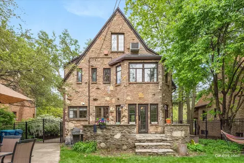 Exterior - 241 Legrande Blvd, Aurora, IL 60506 photo 4 of 7