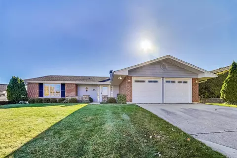 1145 Nottingham Ln, Hoffman Estates, IL 60169