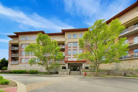 115 Prairie Park Dr #502, Wheeling, IL 60090